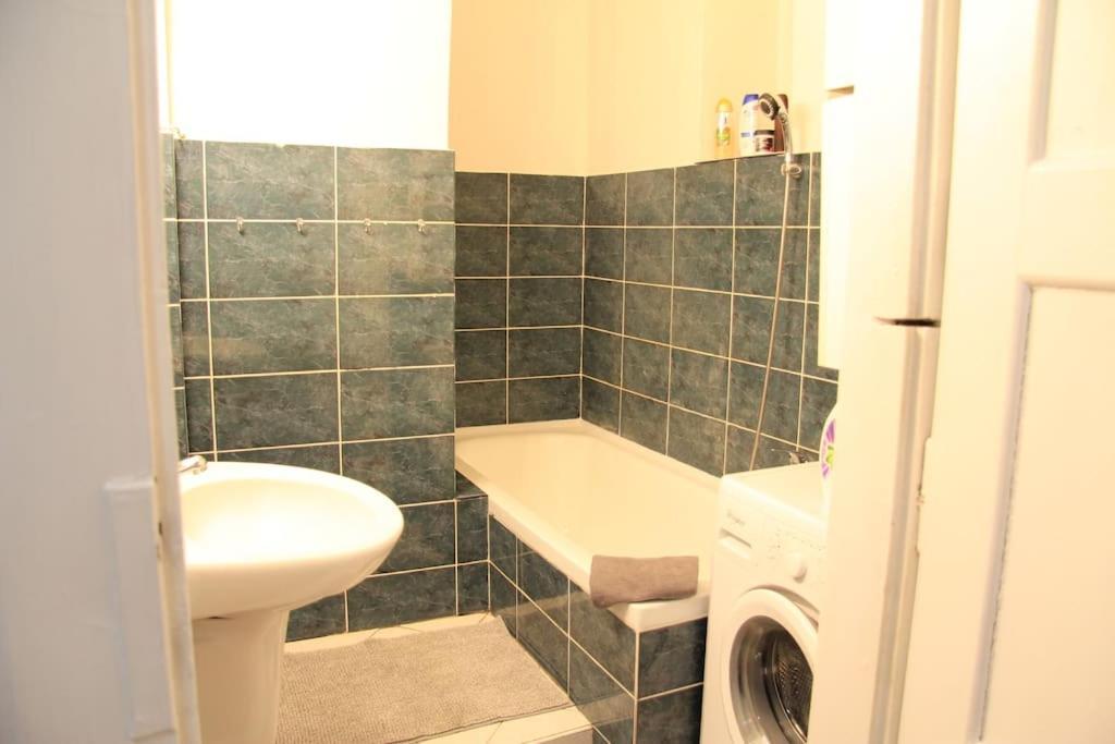 2 Bedrooms Close Vysehrad - Congress Centrum プラハ エクステリア 写真